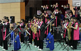 第5回 市銚祭－メインアリーナでの吹奏楽部「The Bright Stage 2012」演奏中の写真です。