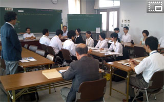 千葉科学大学 見学実習－見学後に行われた意見交換会の写真です。