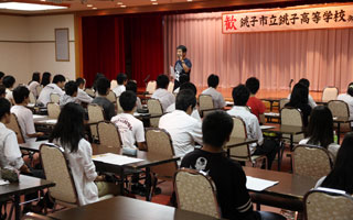 2012(平成24)年度サマーセミナーを受講中の生徒たちです。
