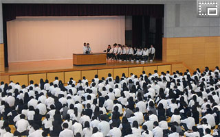 生徒会本部役員選挙・立会演説会の写真です。