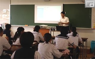 体験授業(英語) 一日体験入学-体験授業(英語)を受ける皆さんです。