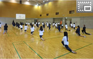 体育の授業の様子です(女子) 体育の授業の様子です(女子)