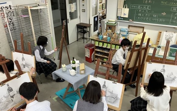 活動風景1 美術部の活動風景の写真です。